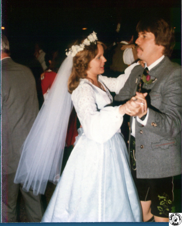 1982 05 01 22 Steve & Heidi's wedding.jpg
